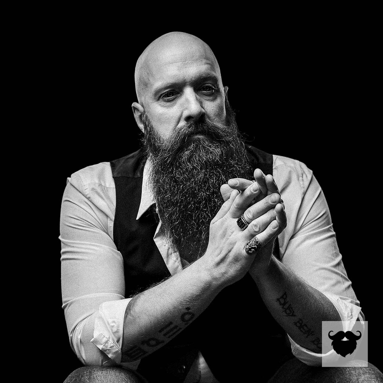 Chris präsentiert seinen mächtigen ZZ ♥ Schau dir jetzt auf blackbeards.de unsere Ratgeber an und erfahre, wie du dieses Wunderwerk an Bartpracht zähmst.