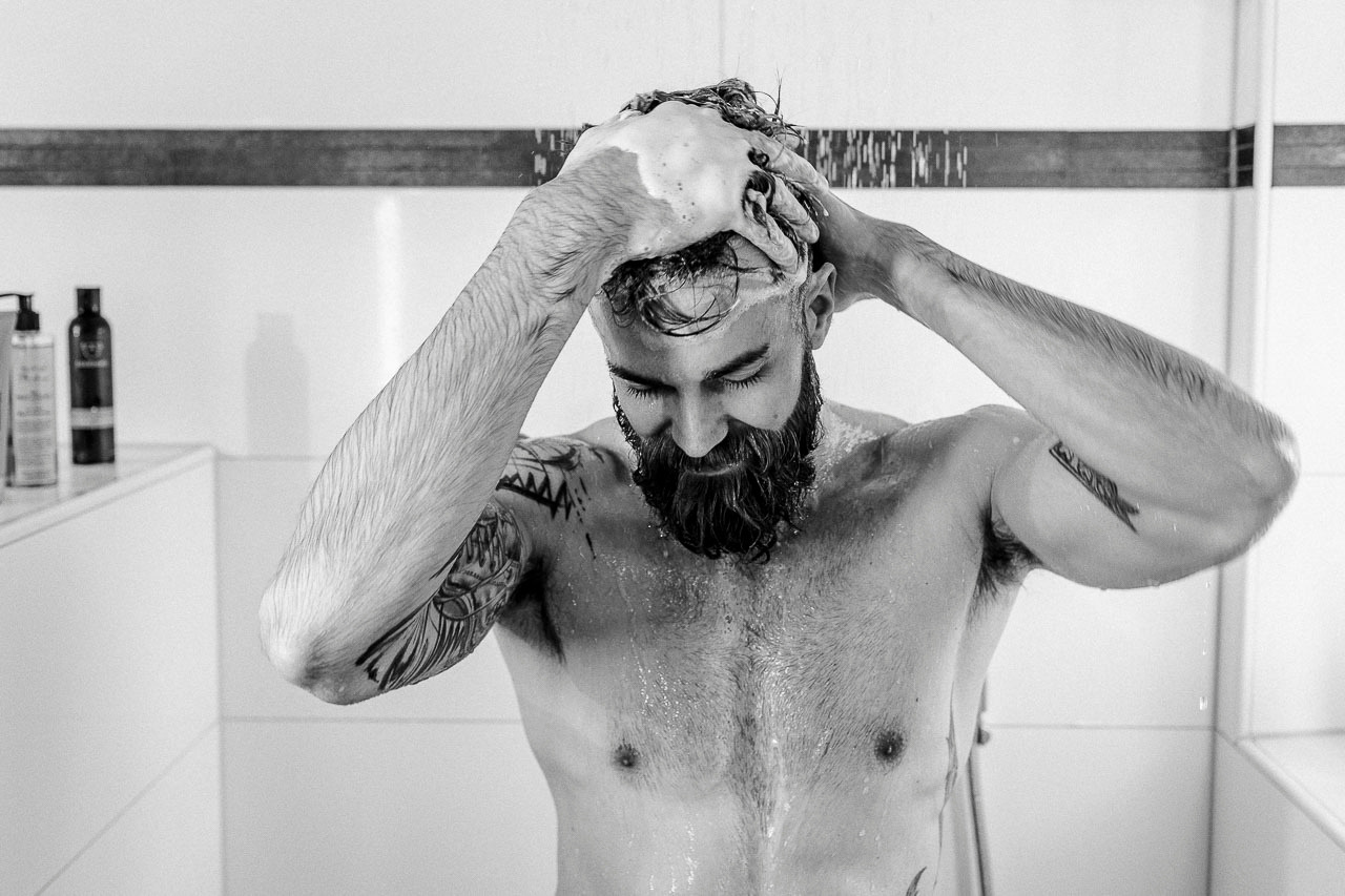 Haarpflege-Tipp #1 für Männer: Nutze stets ein Shampoo, dass zu deinem Haartyp passt.