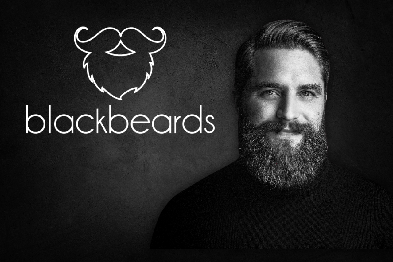 Mike von blackbeards erklärt uns, wie man sich eine Glatze rasieren kann.